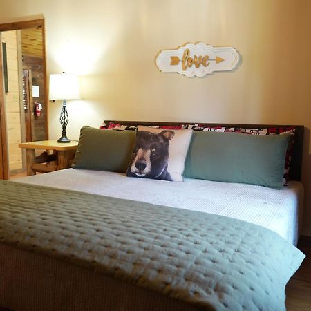 Love Shack Sevierville Bagian luar foto
