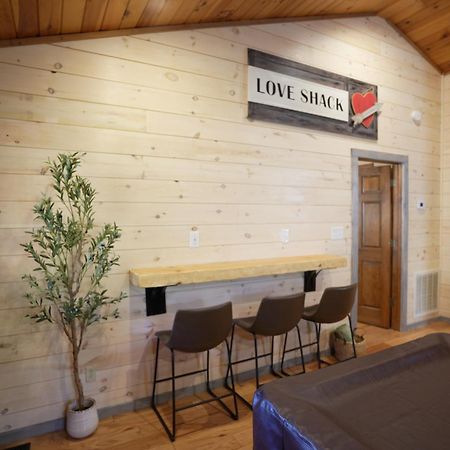 Love Shack Sevierville Bagian luar foto