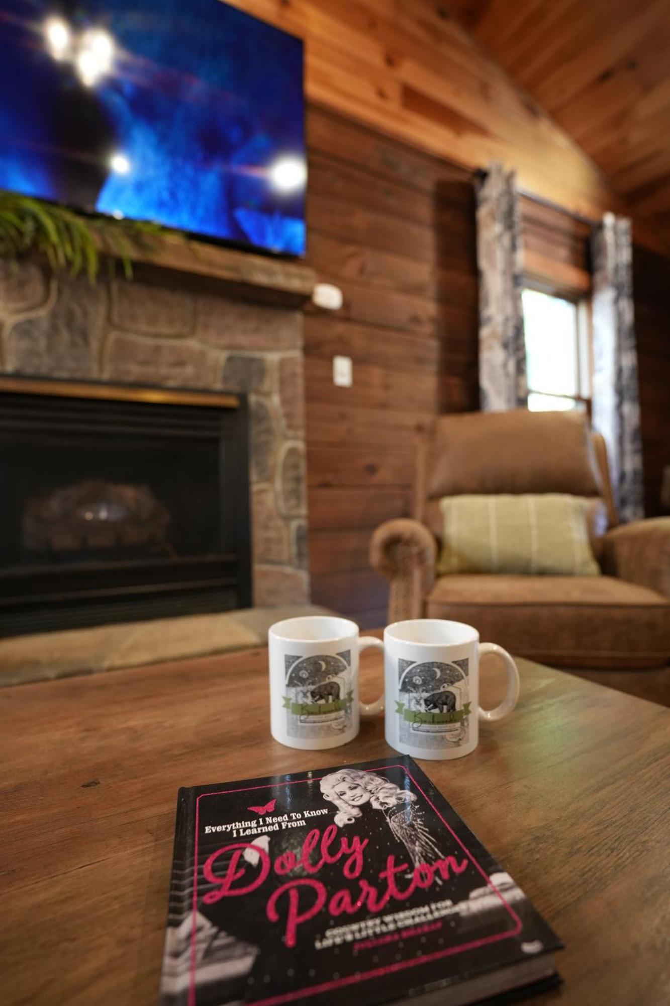 Love Shack Sevierville Bagian luar foto