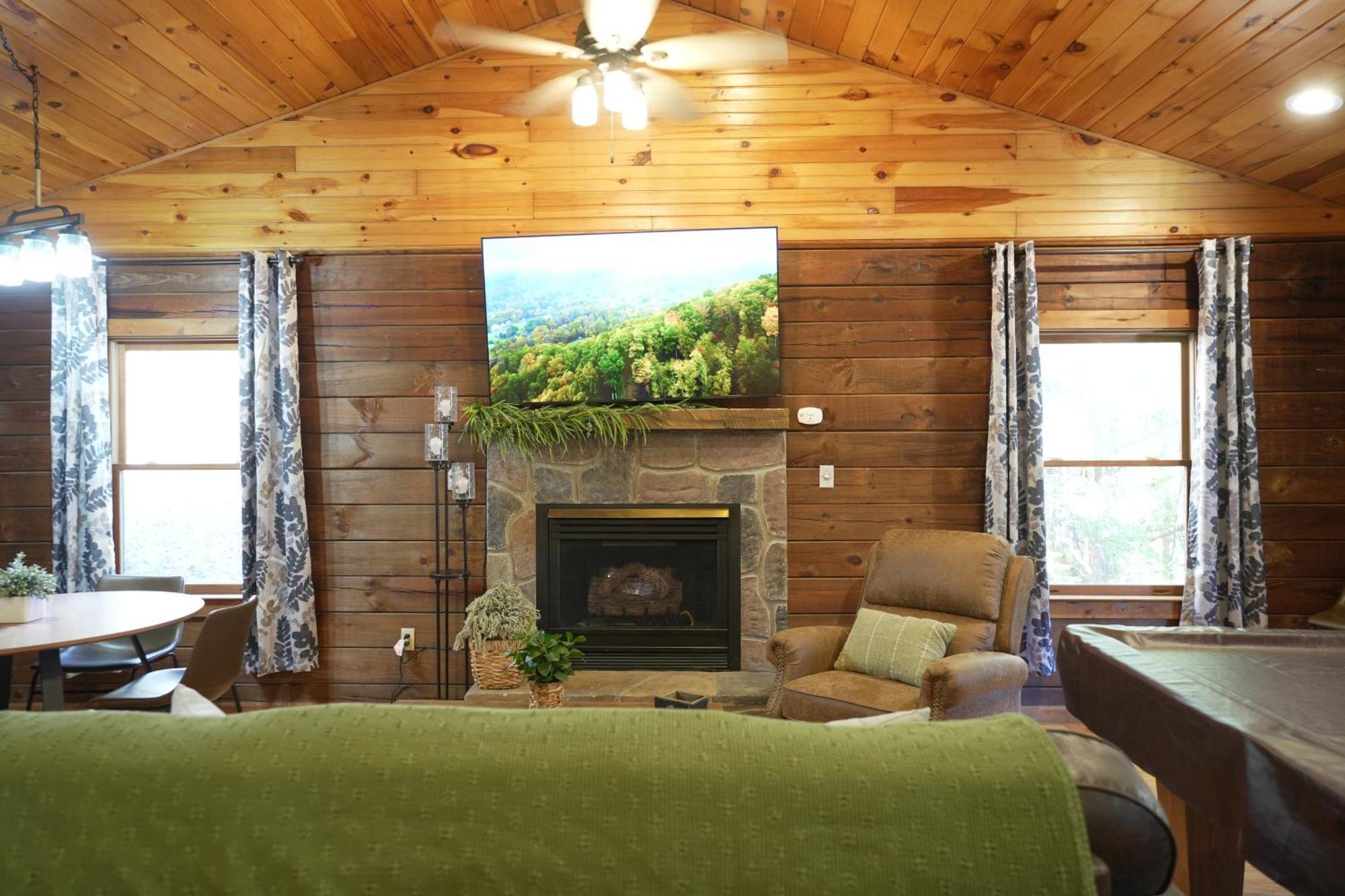 Love Shack Sevierville Bagian luar foto